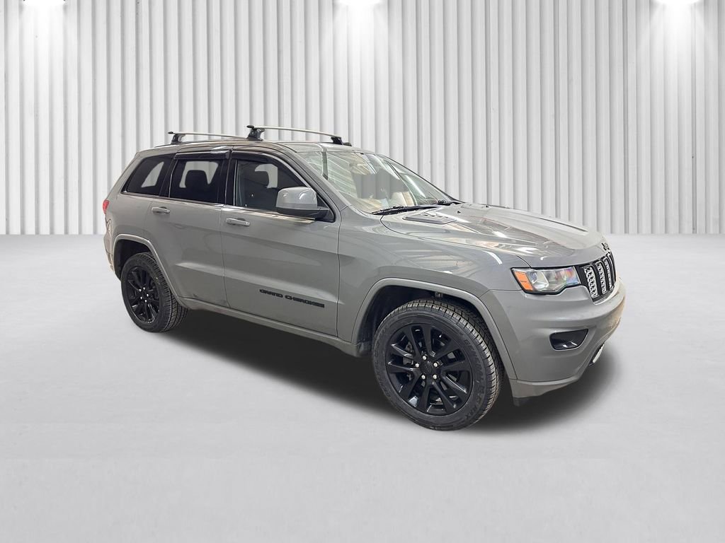 Used 2019 Jeep Grand Cherokee Altitude image 2