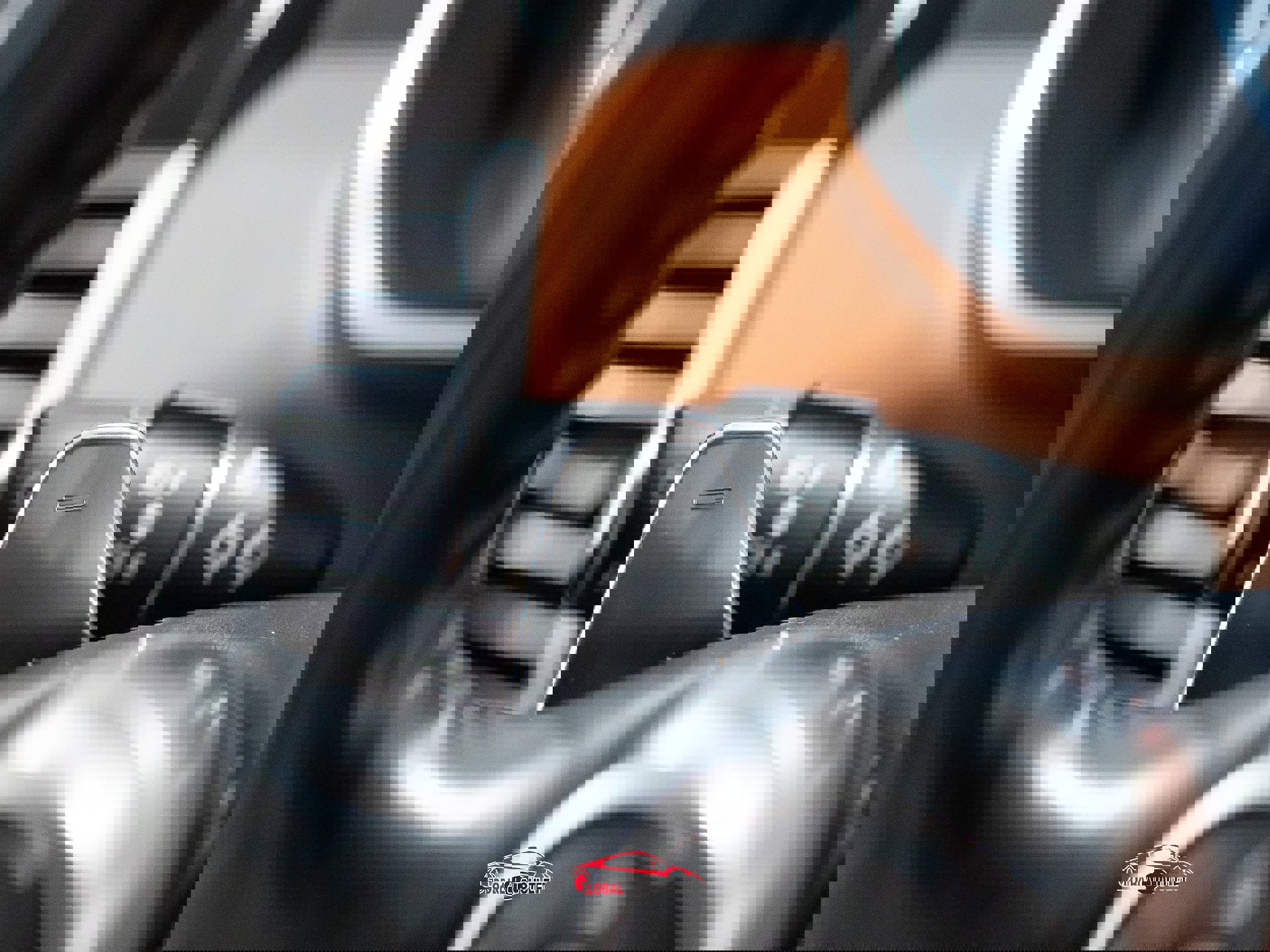 Used 2016 Land Rover Range Rover Autobiography image 32