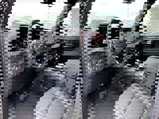 New 2026 Chevrolet Suburban Premier image 8