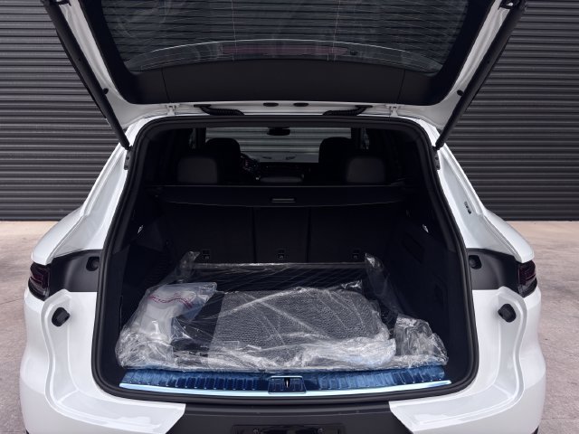 New 2026 Porsche Cayenne AWD/4WD image 29