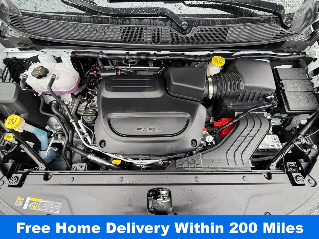 Used 2026 Chrysler Pacifica Select image 15