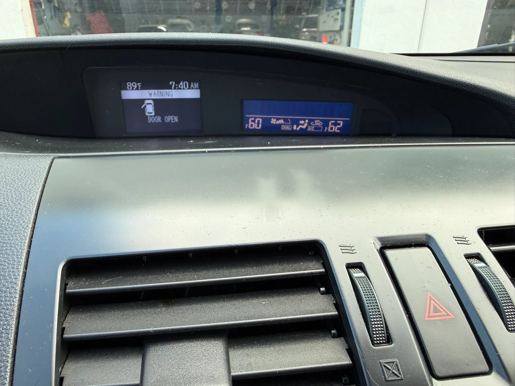 Used 2013 MAZDA MAZDA3 i Touring FWD image 32