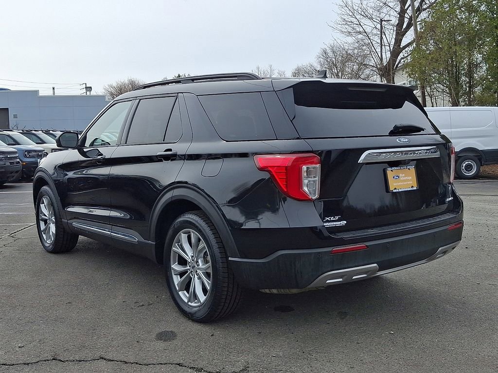Used 2021 Ford Explorer XLT w/ Equipment Group 202A image 5