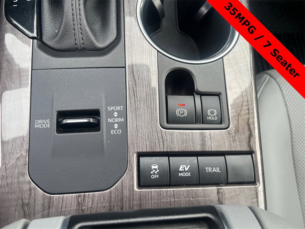 Used 2021 Toyota Highlander Limited image 12