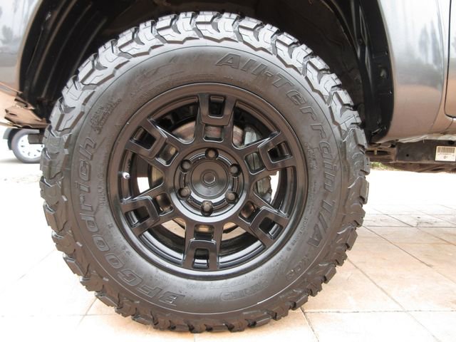 Used 2015 Toyota Tacoma PreRunner w/ SR5 Package RWD image 8