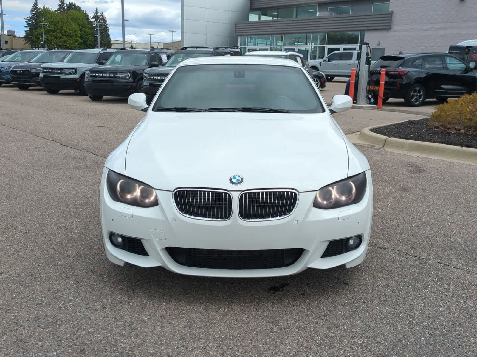 Used 2012 BMW 335i Convertible RWD image 4