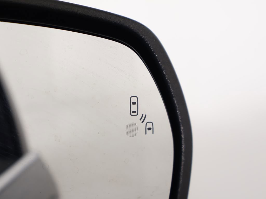 Used 2016 Ford Edge Titanium w/ Equipment Group 302A image 41