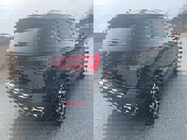 Used 2023 Volkswagen Taos SE AWD/4WD image 4