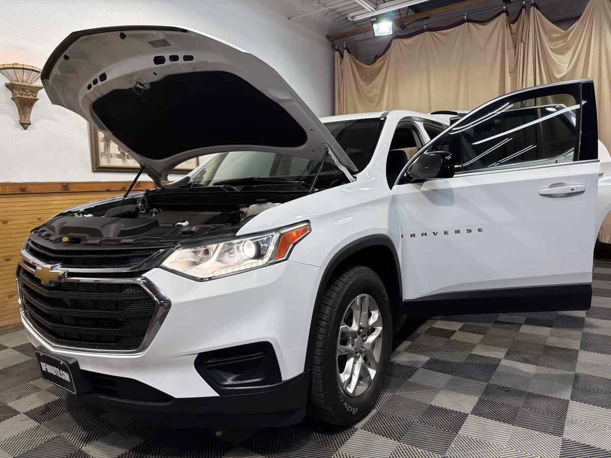 Used 2020 Chevrolet Traverse LS w/ LPO, Floor Liner Package FWD image 11