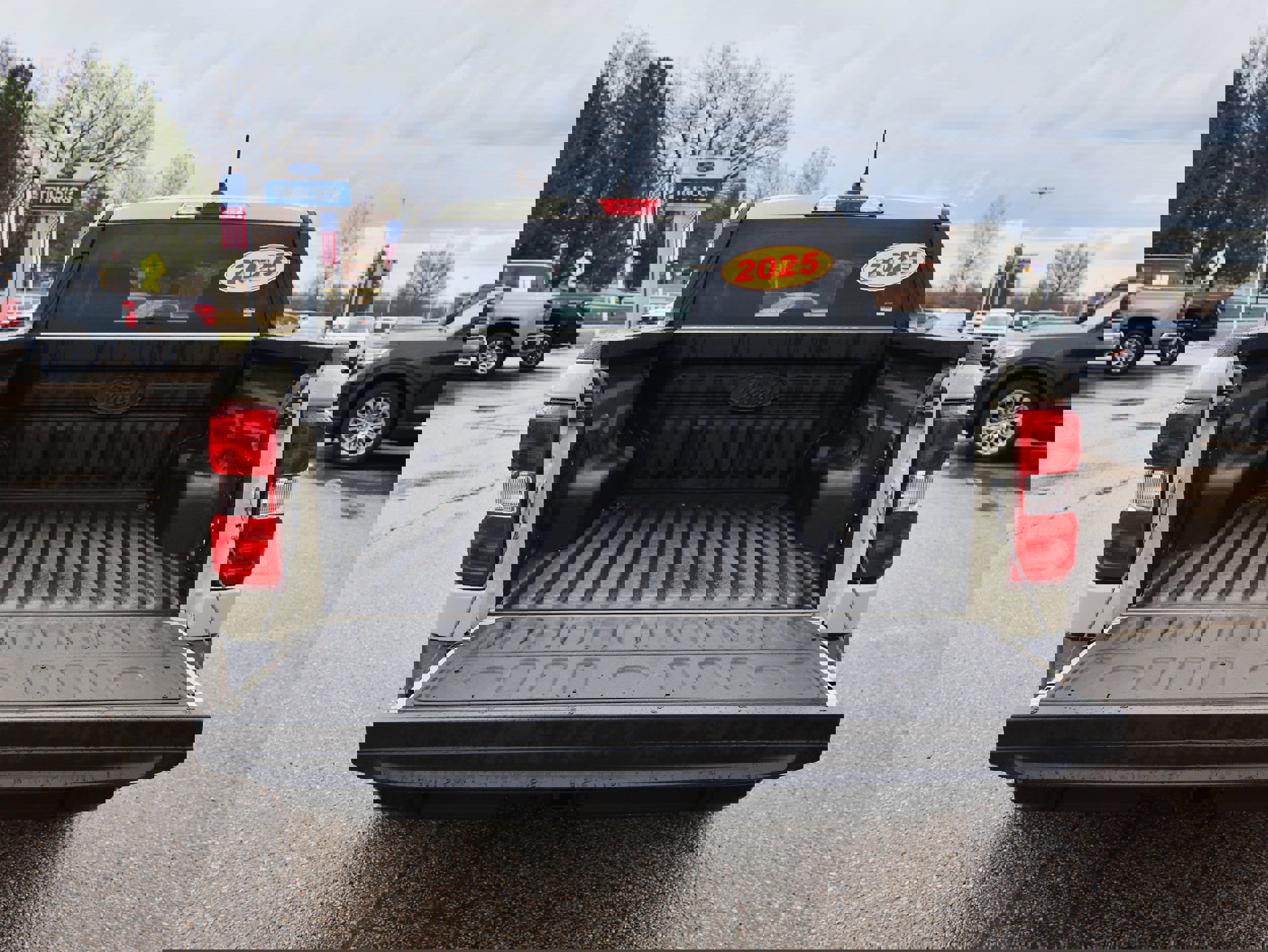 Used 2025 Ford Maverick XLT image 9