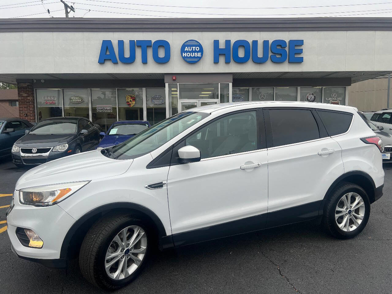 Used 2017 Ford Escape SE w/ SE Cold Weather Package