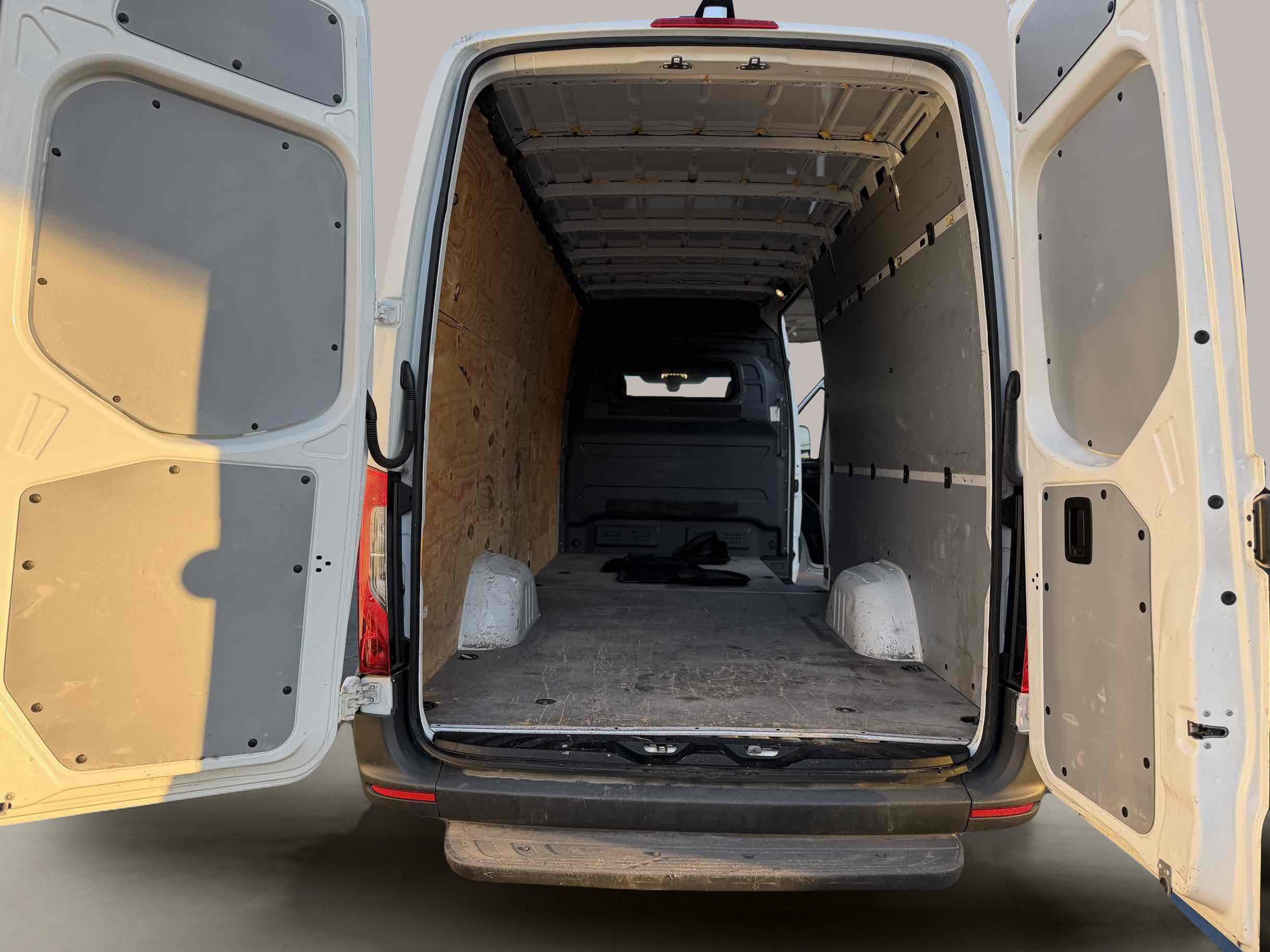 Used 2023 Mercedes-Benz Sprinter 2500 image 18