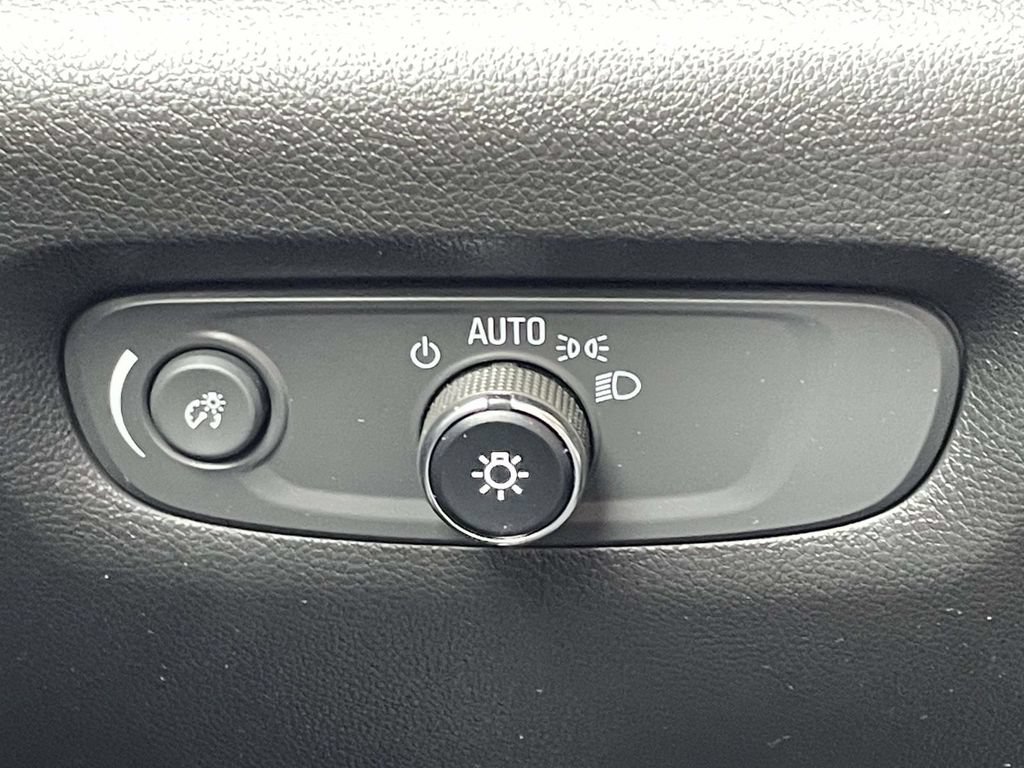 Used 2023 Chevrolet Traverse Premier AWD/4WD image 31
