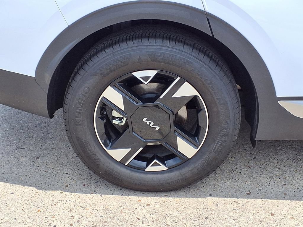 Certified 2026 Kia Sportage LX FWD image 10