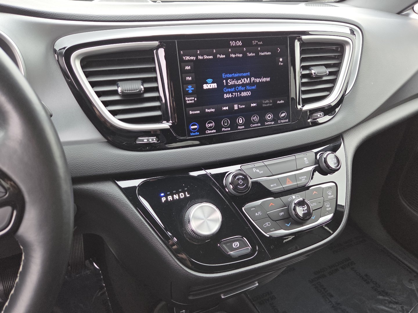 Used 2020 Chrysler Pacifica Touring-L w/ S Appearance Package FWD image 29