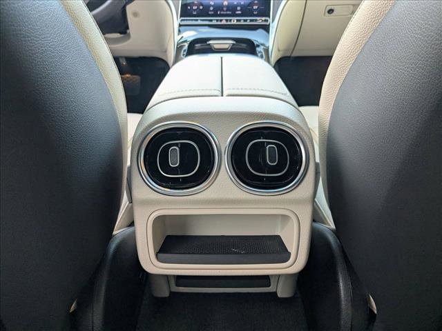 Used 2025 Mercedes-Benz C 300 Sedan image 18