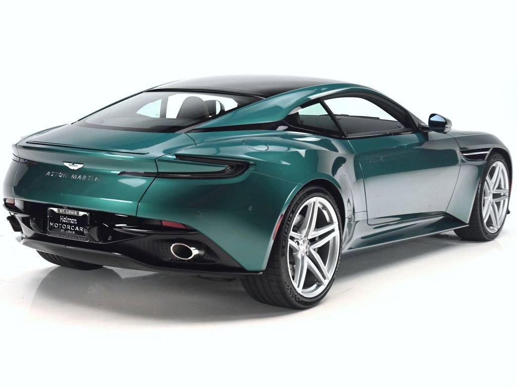 Used 2024 Aston Martin DB12 Coupe image 4