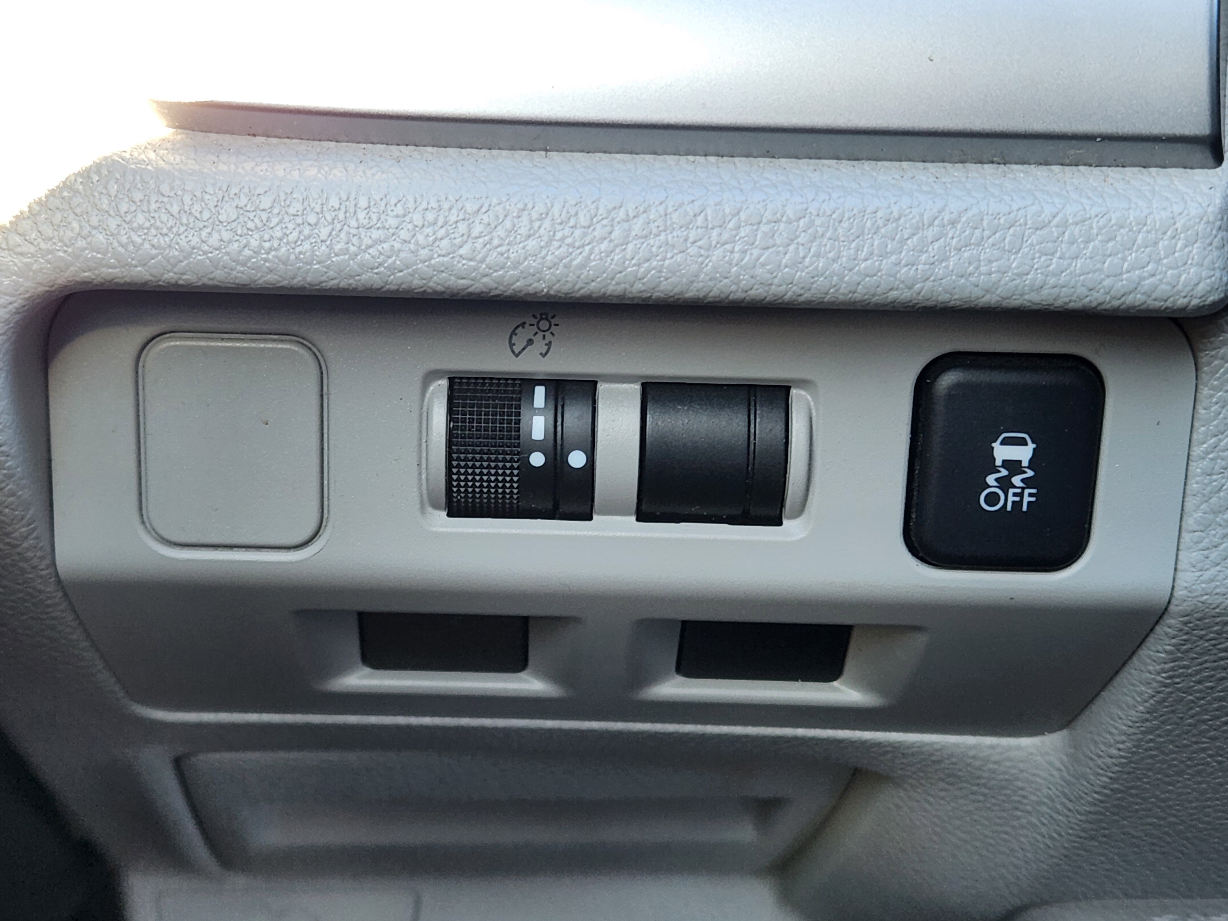 Used 2016 Subaru Forester 2.5i w/ Alloy Wheel Package image 30