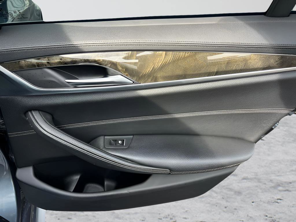 Used 2018 BMW 530i RWD image 26