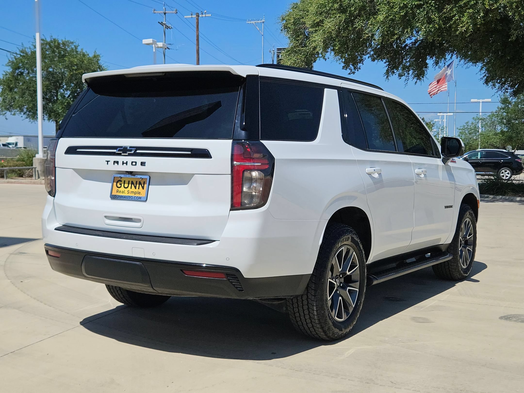 Certified 2024 Chevrolet Tahoe Z71 w/ Luxury Package AWD/4WD image 3