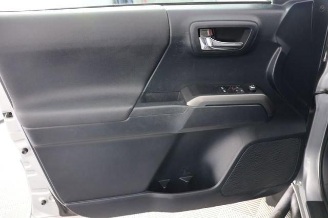 Used 2017 Toyota Tacoma TRD Sport w/ Premium & Technology Package image 23