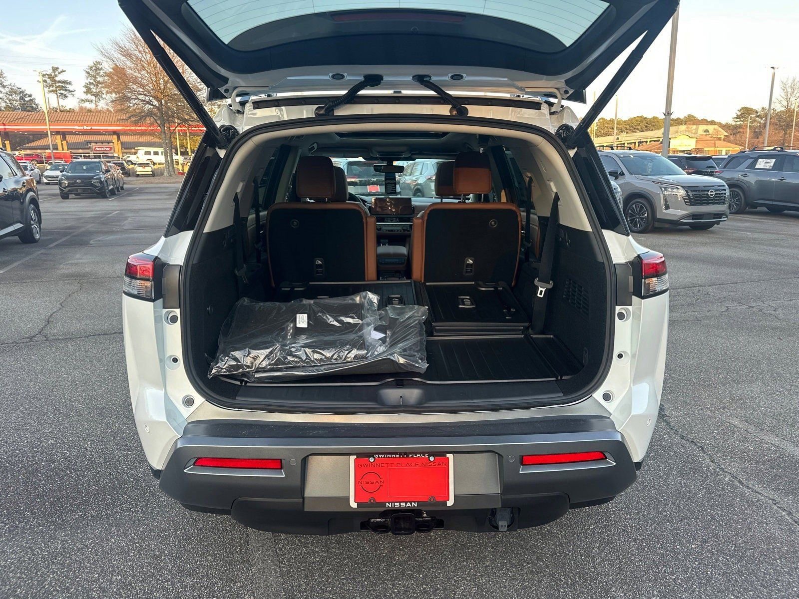 New 2026 Nissan Pathfinder Platinum image 18