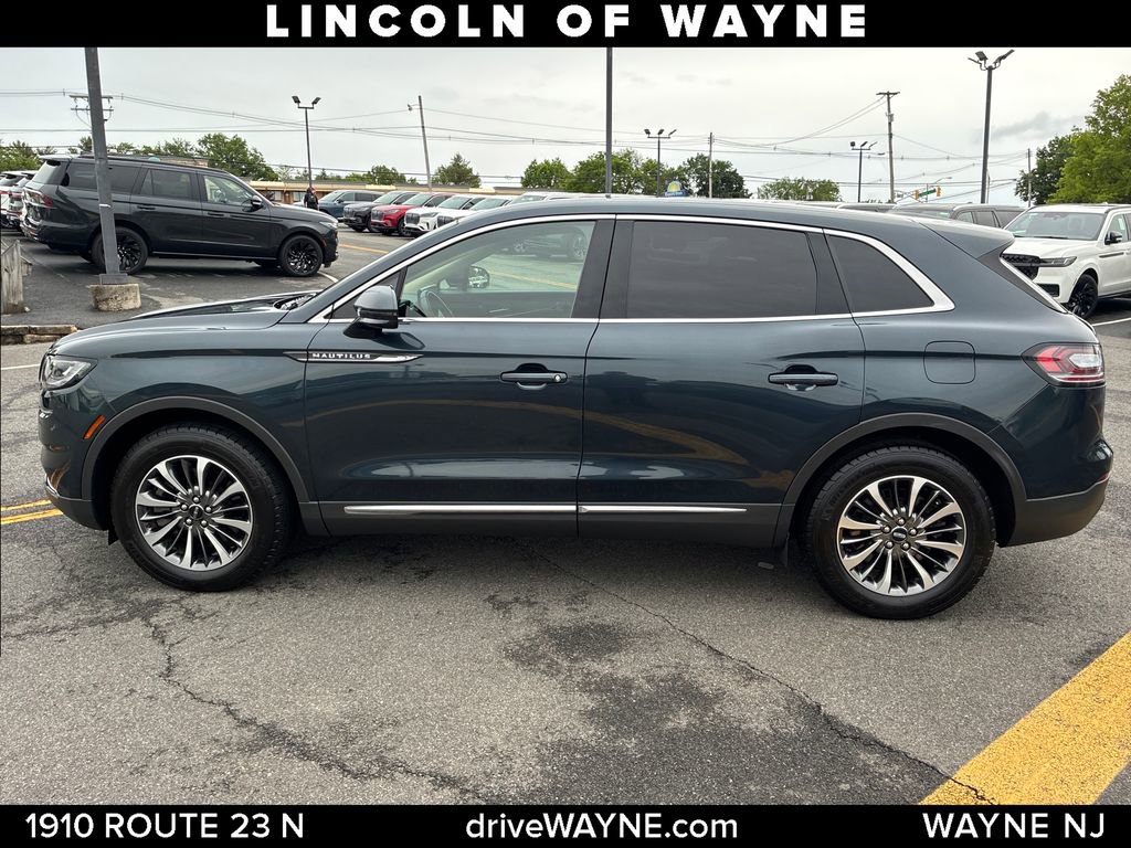 Used 2023 Lincoln Nautilus AWD w/ Premium Package image 2