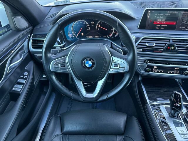 Used 2019 BMW 750i w/ Executive Package RWD image 18