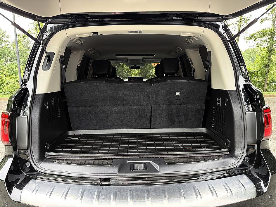 Used 2023 INFINITI QX80 Premium Select w/ Cargo Package AWD/4WD image 23