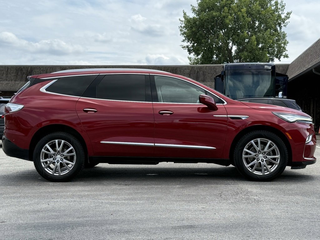 Used 2022 Buick Enclave Premium w/ Surround and Sites Package image 6