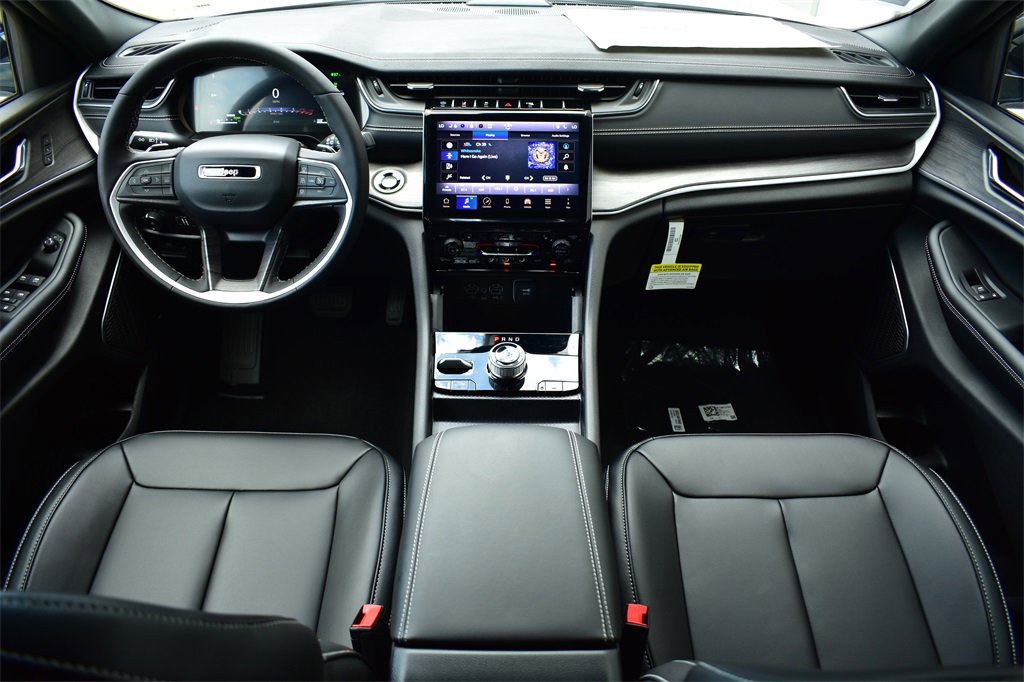 New 2024 Jeep Grand Cherokee Limited 4xe image 31