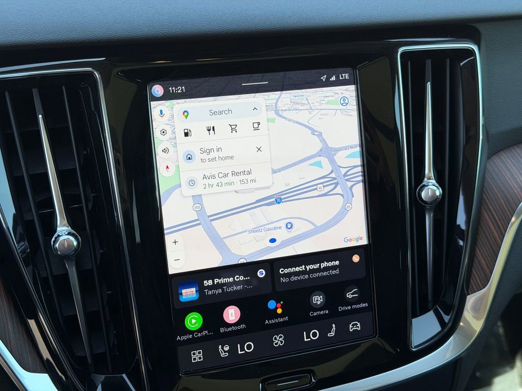 Certified 2025 Volvo V60 B5 Cross Country Plus AWD/4WD image 19