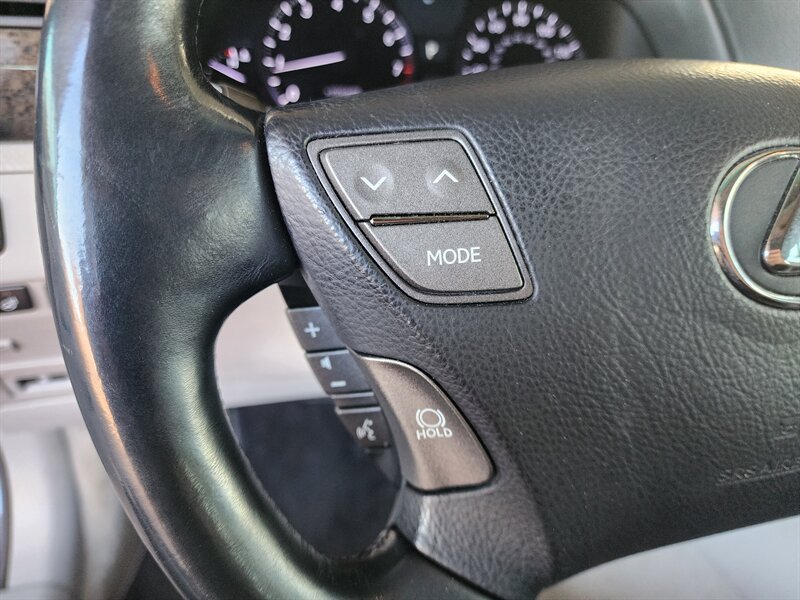 Used 2012 Lexus LS 460 AWD w/ Comfort Pkg image 31