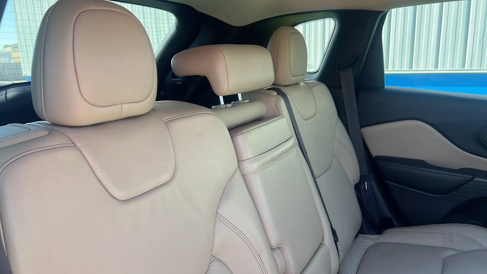 Used 2016 Jeep Cherokee Limited FWD image 14
