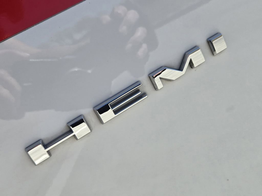 Used 2022 Dodge Challenger R/T w/ Plus Package image 7