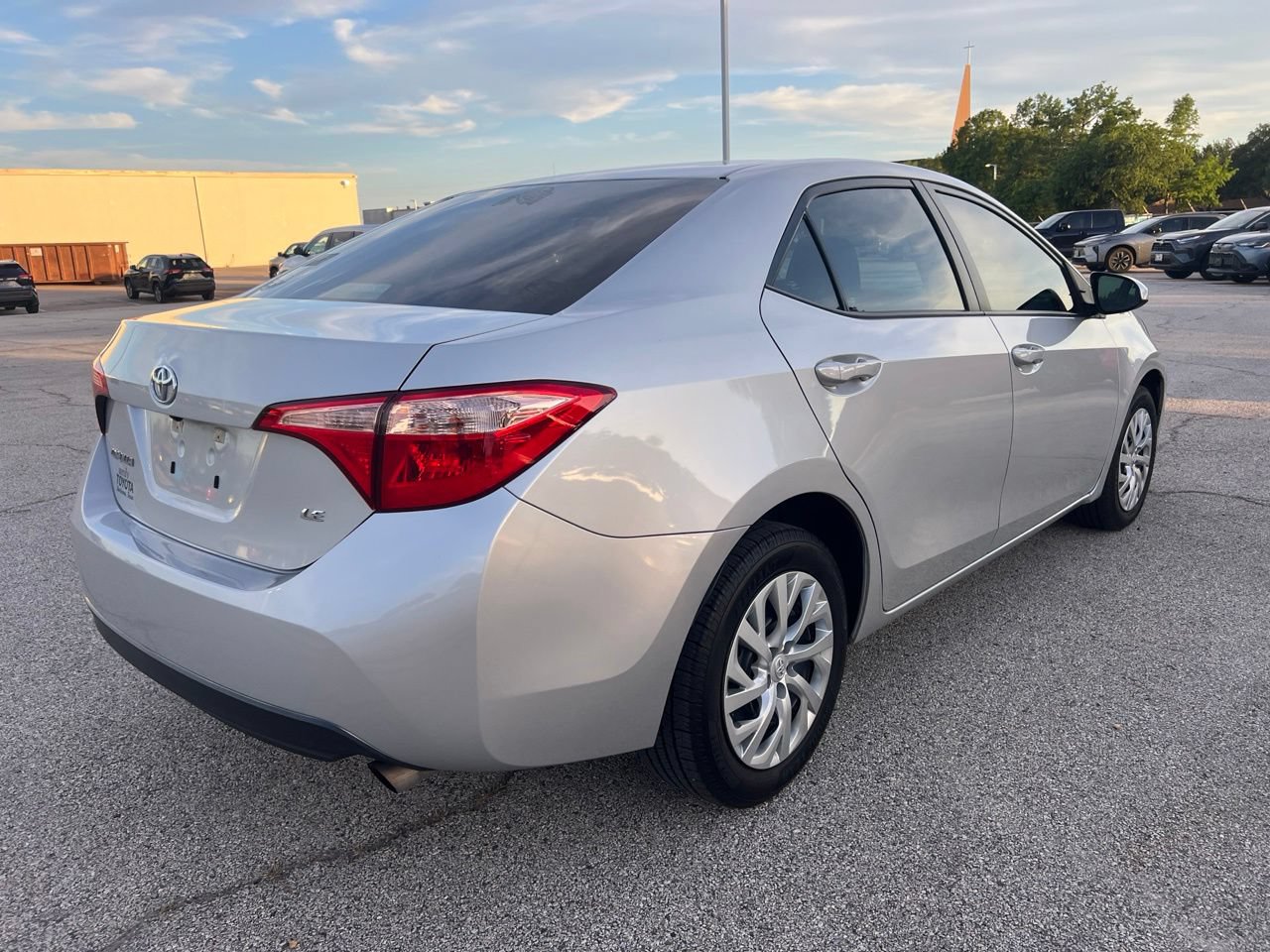 Used 2019 Toyota Corolla LE FWD image 4