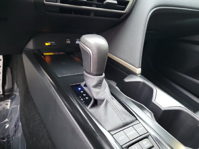Used 2025 Toyota Camry SE FWD image 20