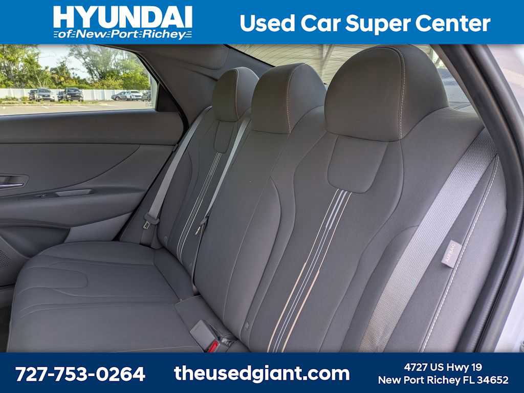 Used 2025 Hyundai Elantra Sport image 13
