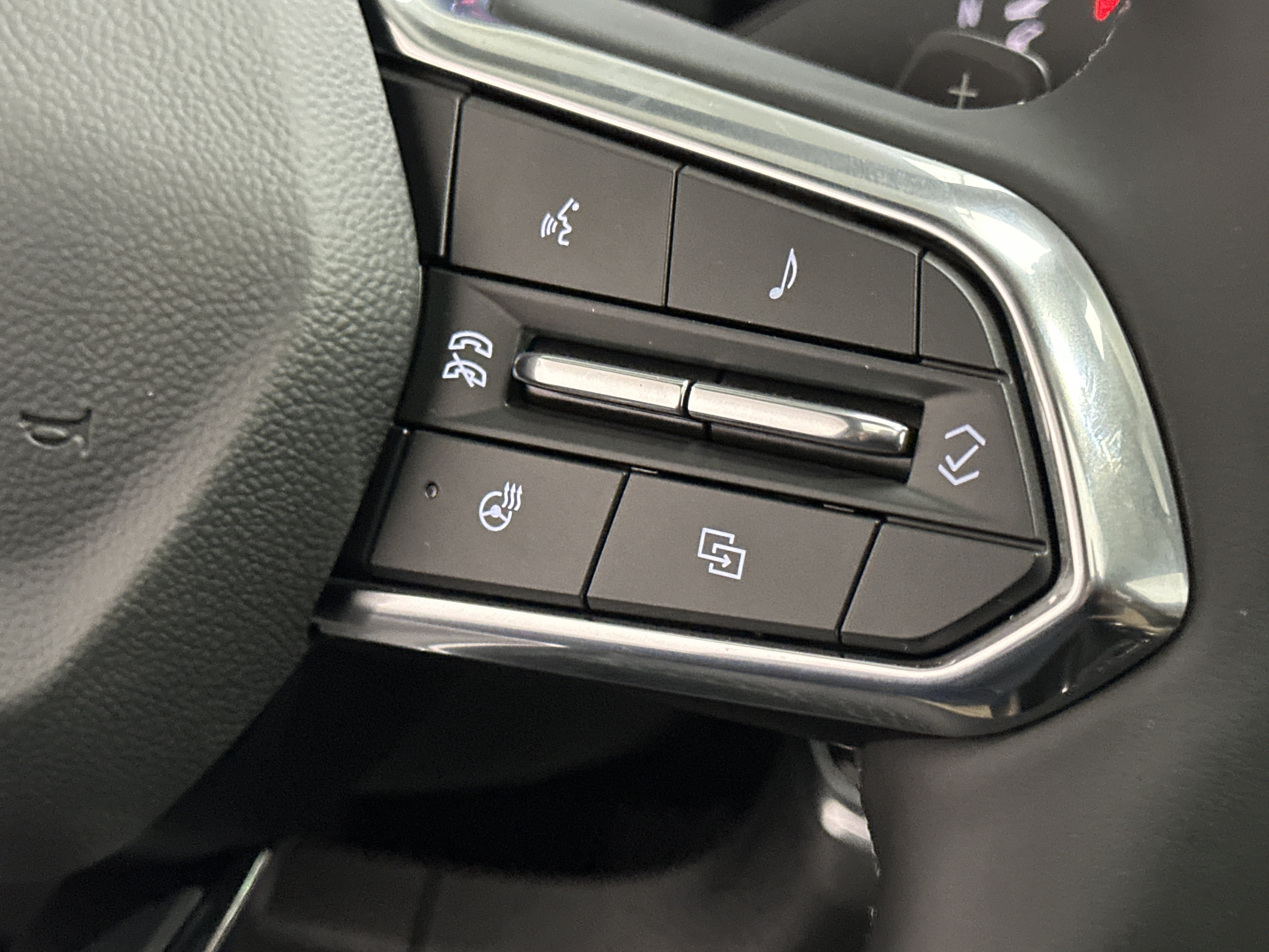 New 2027 Chevrolet Equinox ACTIV w/ Safety and Technology Package AWD/4WD image 30