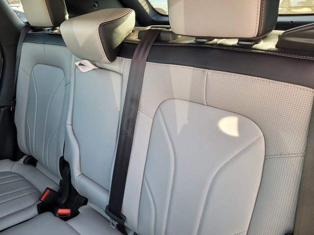 New 2025 Ford Escape SE w/ PHEV Premium Package FWD image 10