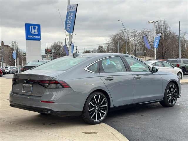 Used 2025 Honda Accord Touring image 3