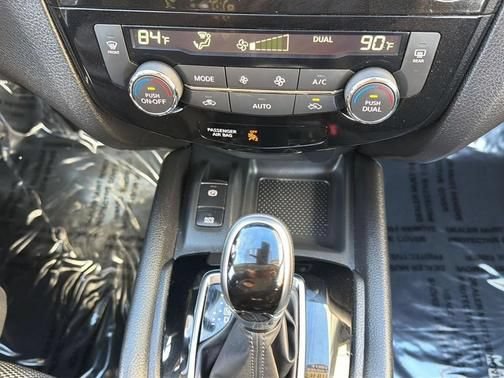Used 2022 Nissan Rogue Sport SV w/ Technology Package AWD/4WD image 16