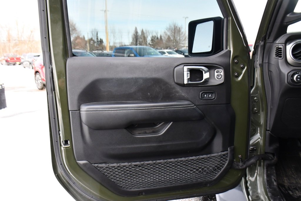 Used 2022 Jeep Gladiator Overland w/ Cold Weather Group image 20