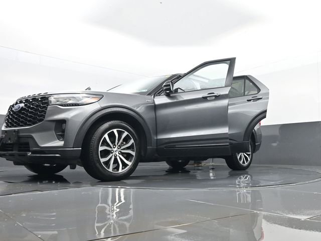 Used 2025 Ford Explorer ST-Line AWD/4WD image 36