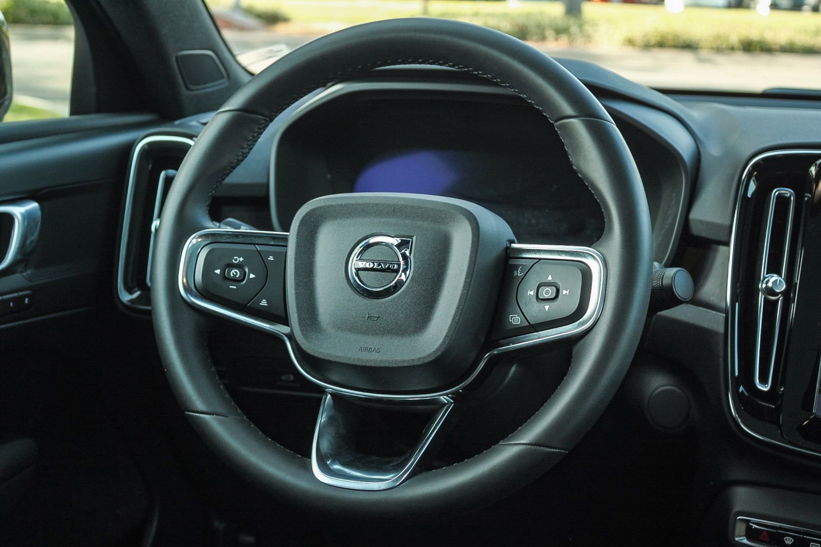 Used 2023 Volvo C40 P8 Recharge Plus w/ Protection Package Premier AWD/4WD image 16