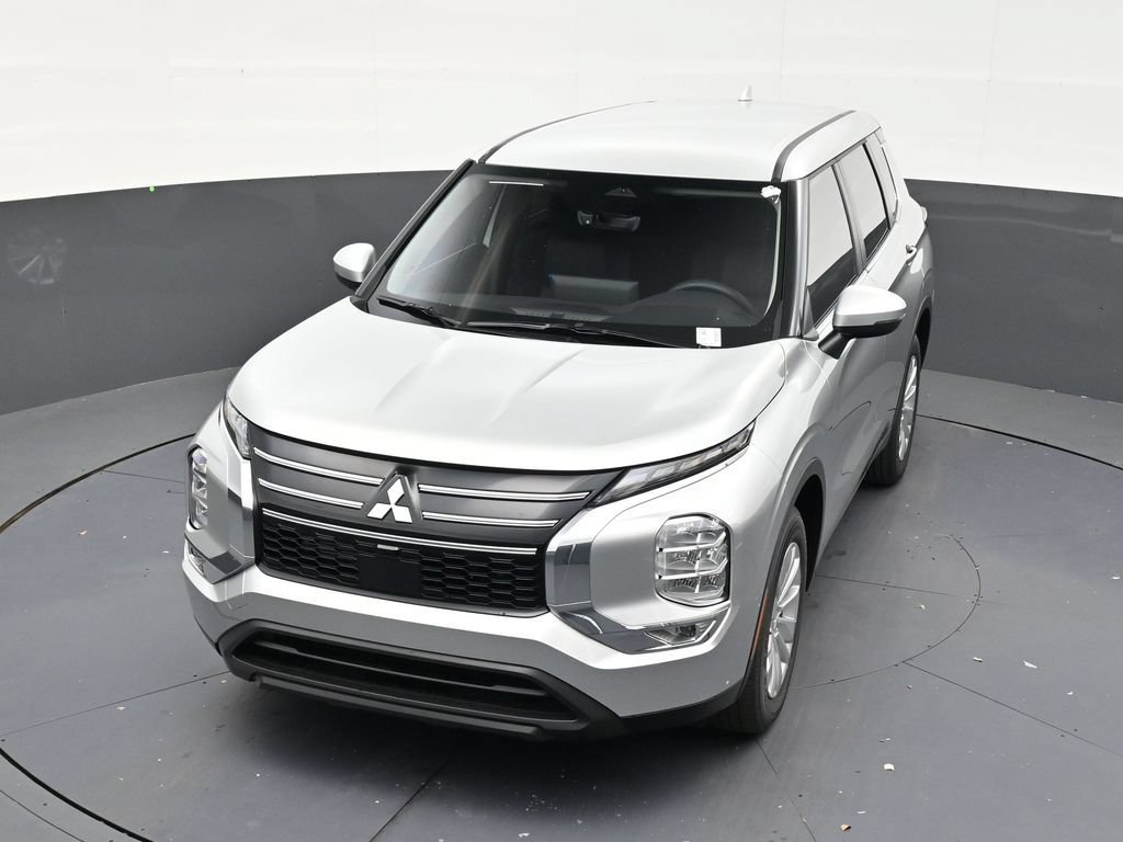 New 2026 Mitsubishi Outlander ES FWD image 18