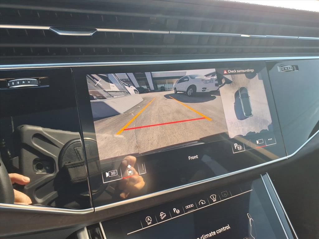 Used 2023 Audi Q7 3.0T Prestige image 24