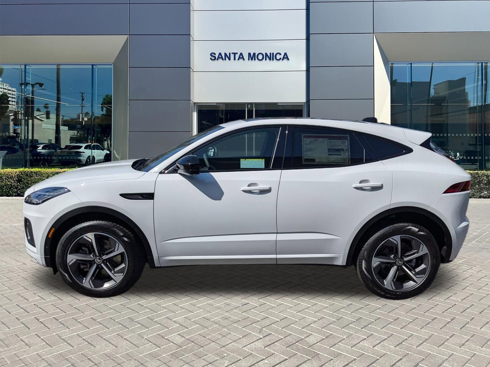Used 2024 Jaguar E-PACE R-Dynamic SE image 5