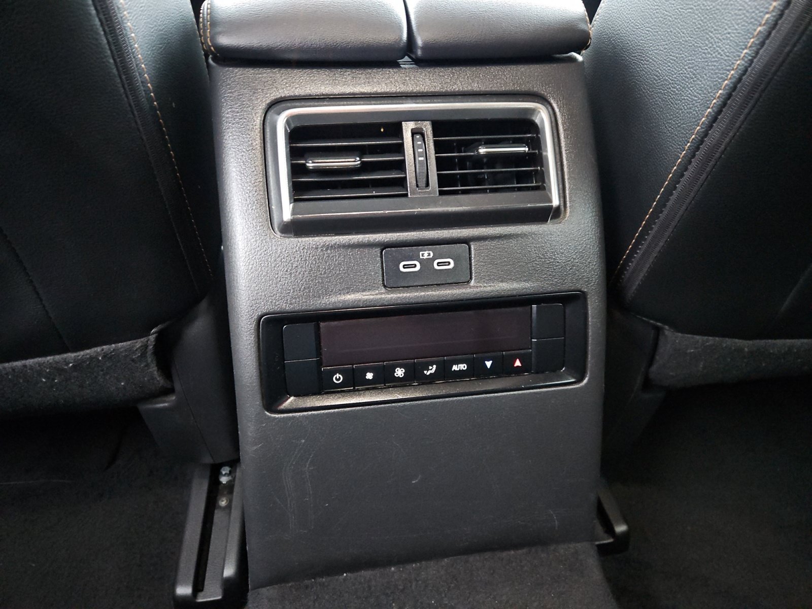 Used 2024 MAZDA CX-90 Plug-In Hybrid w/ Preferred AWD/4WD image 13