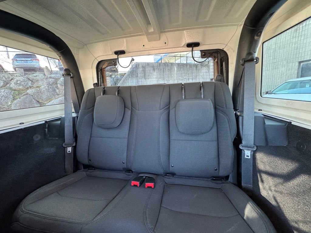 Used 2022 Jeep Wrangler Willys AWD/4WD image 17